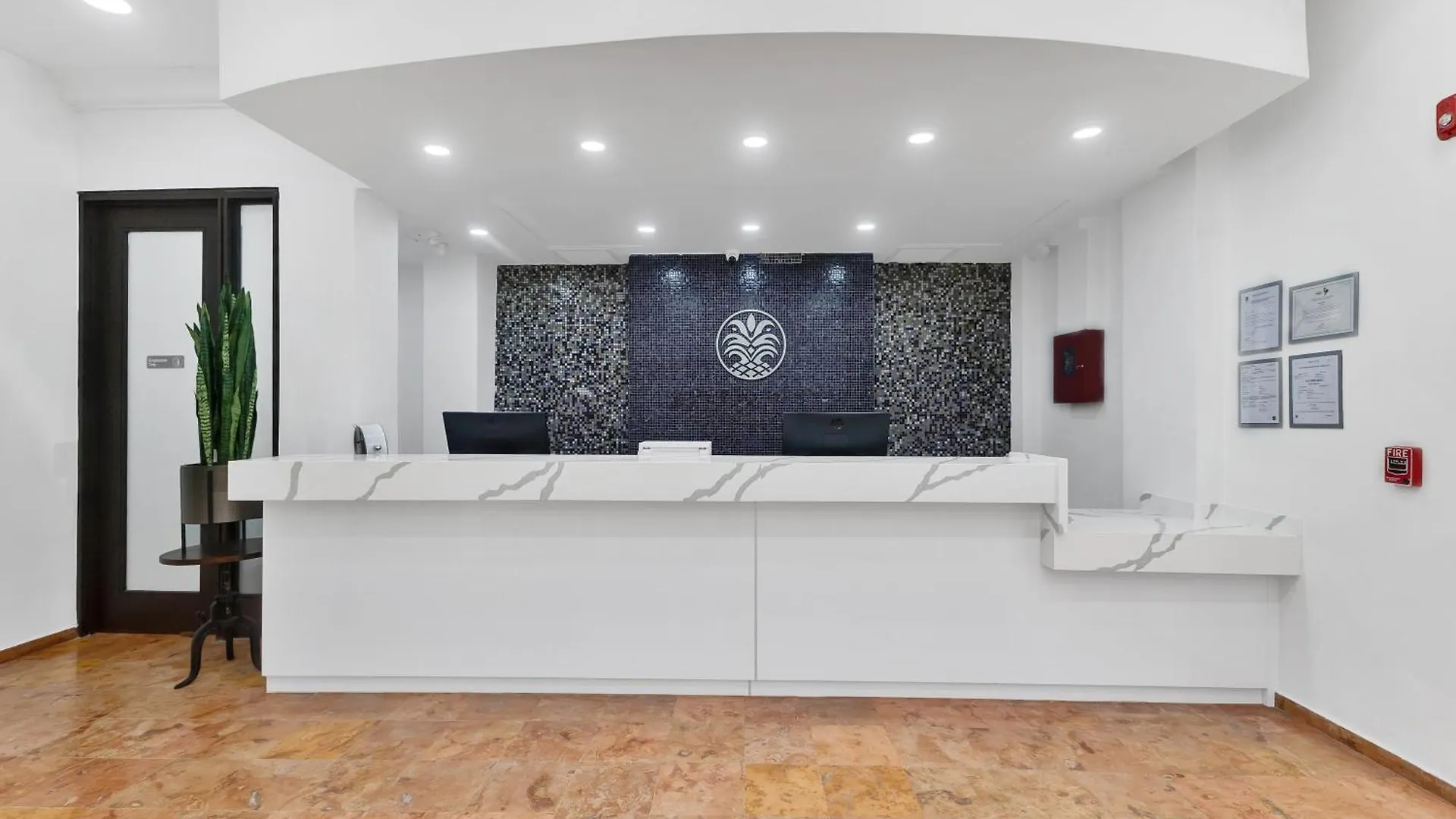 Armas Hotel Сан-Хуан 2*,